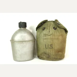 US WW2 1945 NAMED CANTEEN SET