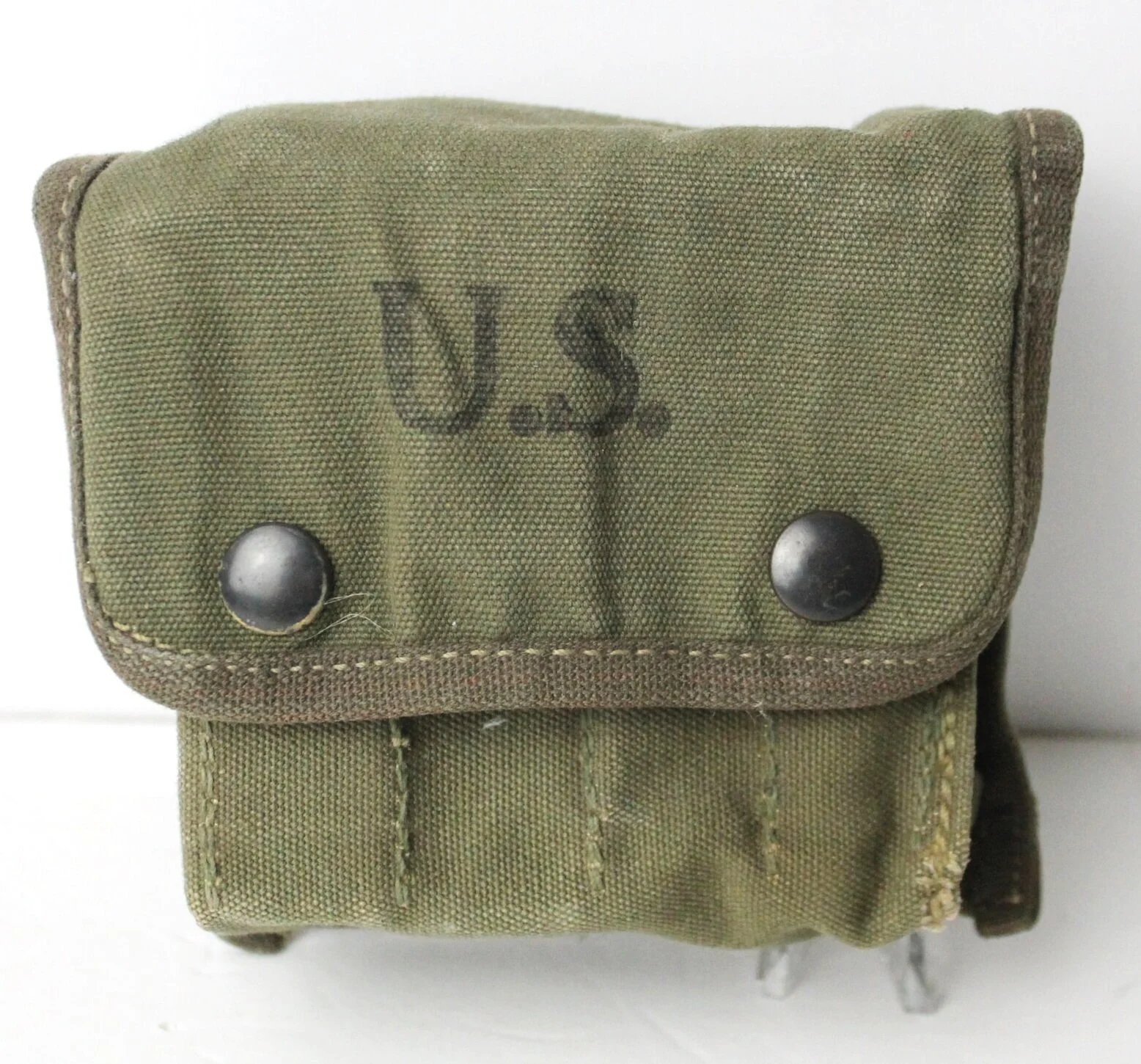 1945 US Army Jungle First Aid Kit Pouch with Original Contents — image 2