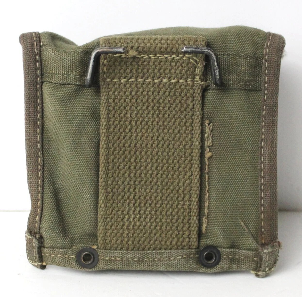1945 US Army Jungle First Aid Kit Pouch with Original Contents — image 3