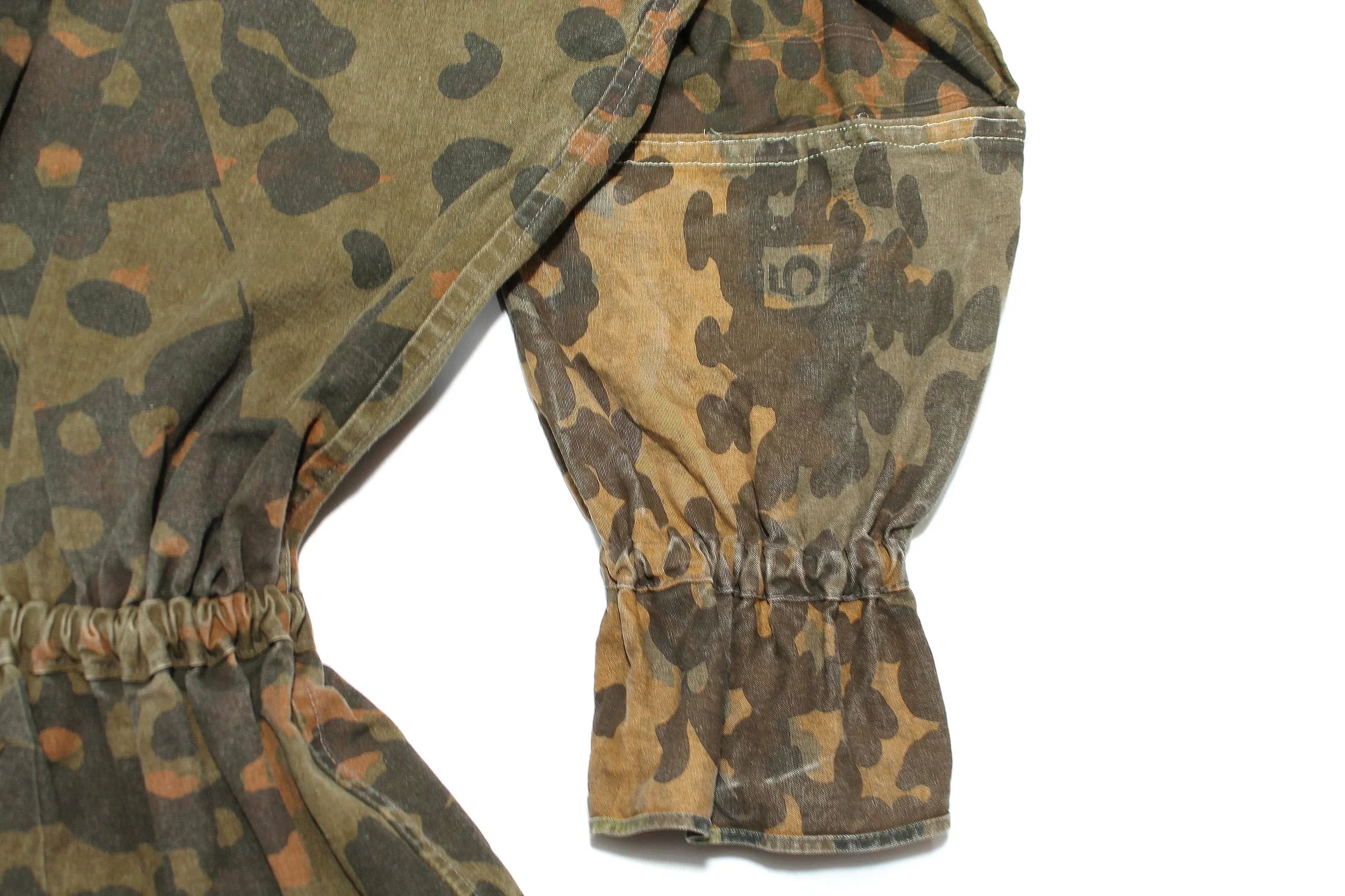 Reproduction Custom One Of a Kind Mixed Sleeves SM Wholesale Waffen SS Type I Late 3/4 Overprint camouflage Variant Smock With Late 5/6 Overprint Sleeves — image 11