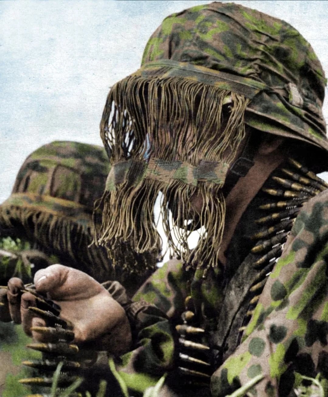 Reproduction WW2 German Waffen SS (Aged) Camouflage Sniper / MG Face Veil Type 2 (Original Slider!) — image 6
