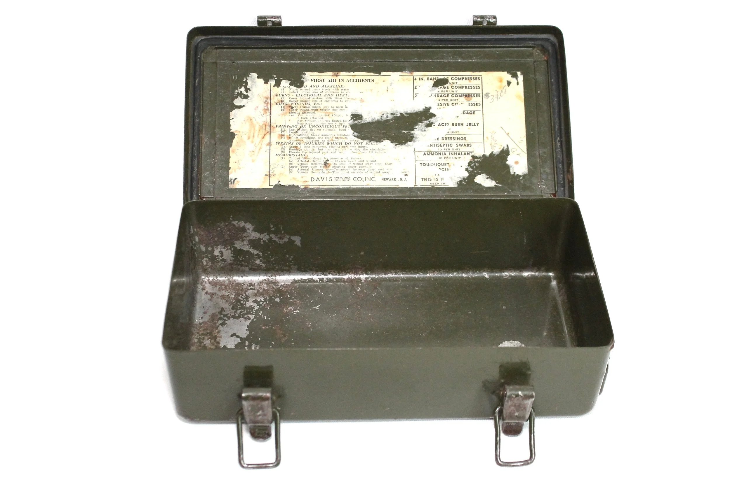 WW2 US Army Jeep Vehicle Emergency First Aid Kit Metal Box — image 3