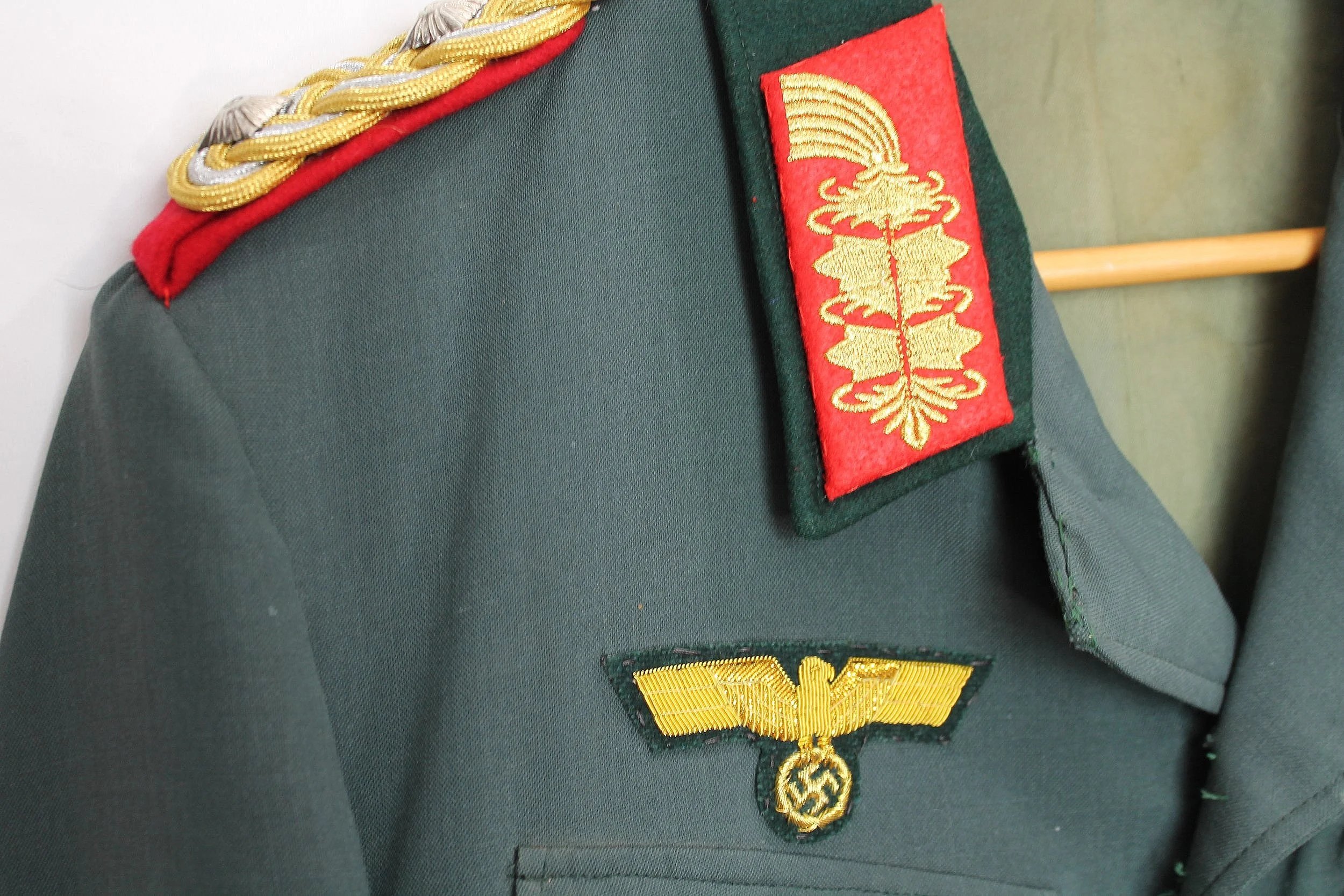 Movie Prop WW2 German Heer General Oberst Tunic — image 2
