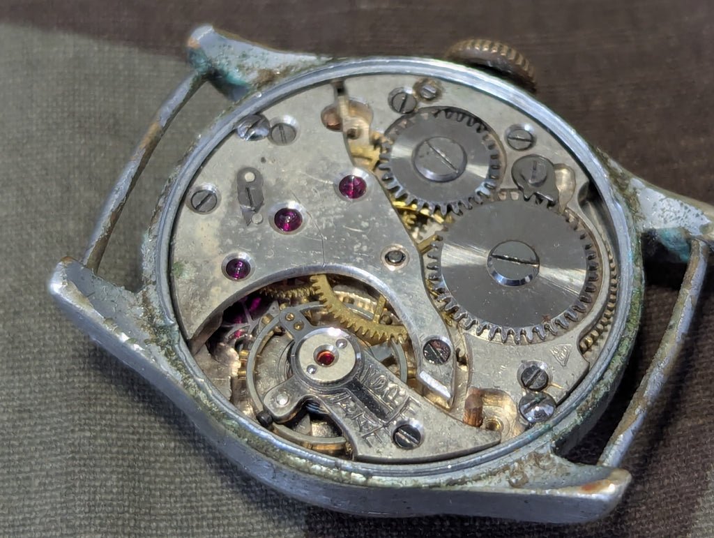 Suizex Small French Wrist Watch Swiss Movement WORKING — image 9