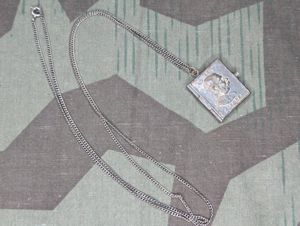 Kaiser Franz Joseph An Meine Völker 1915 Necklace