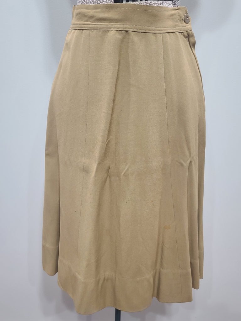 CWAC Canadian WAC Uniform: Jacket and Skirt(B-34' W-24.5' H-34') — image 18