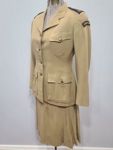 CWAC Canadian WAC Uniform: Jacket and Skirt(B-34' W-24.5' H-34')