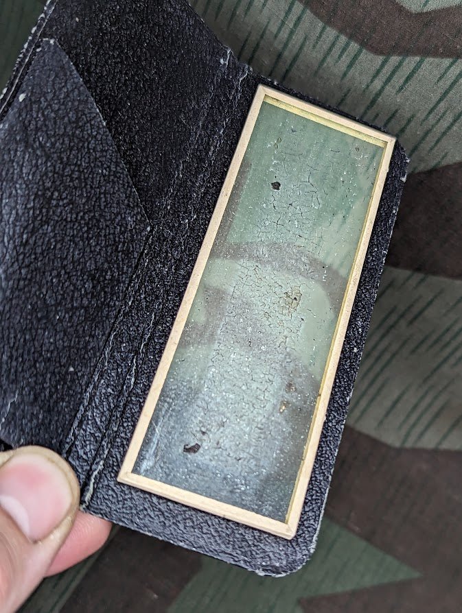 Red Pocket Comb with Mirror — image 3