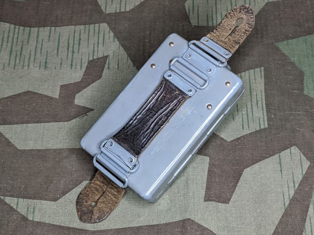 Original 1941 French PILOT Flashlight — image 2