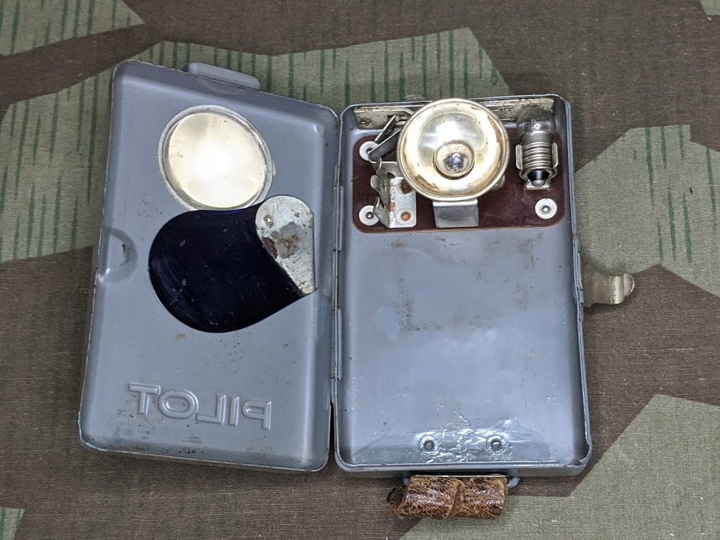 Original 1941 French PILOT Flashlight — image 7