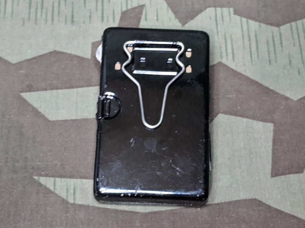 Military Type Flat Flashlight French? — image 4