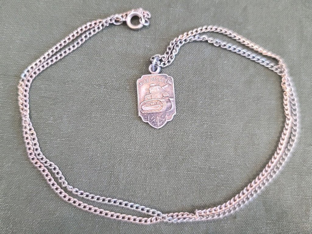 On ne Passe Pas French WWI Sweetheart Tank Necklace — image 2
