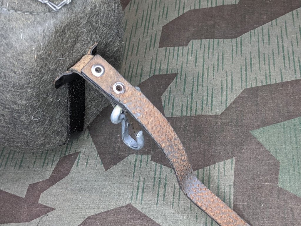 Early East German Canteen (No Cup) — image 4