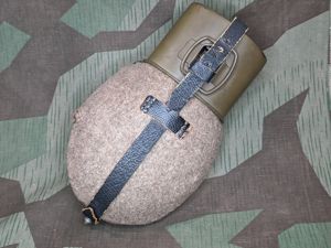 Matching CFL44 Enamel Canteen In Amazing Condition