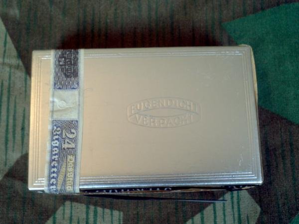 Original Silver Cardboard HN 24 Cigarette Box — image 2