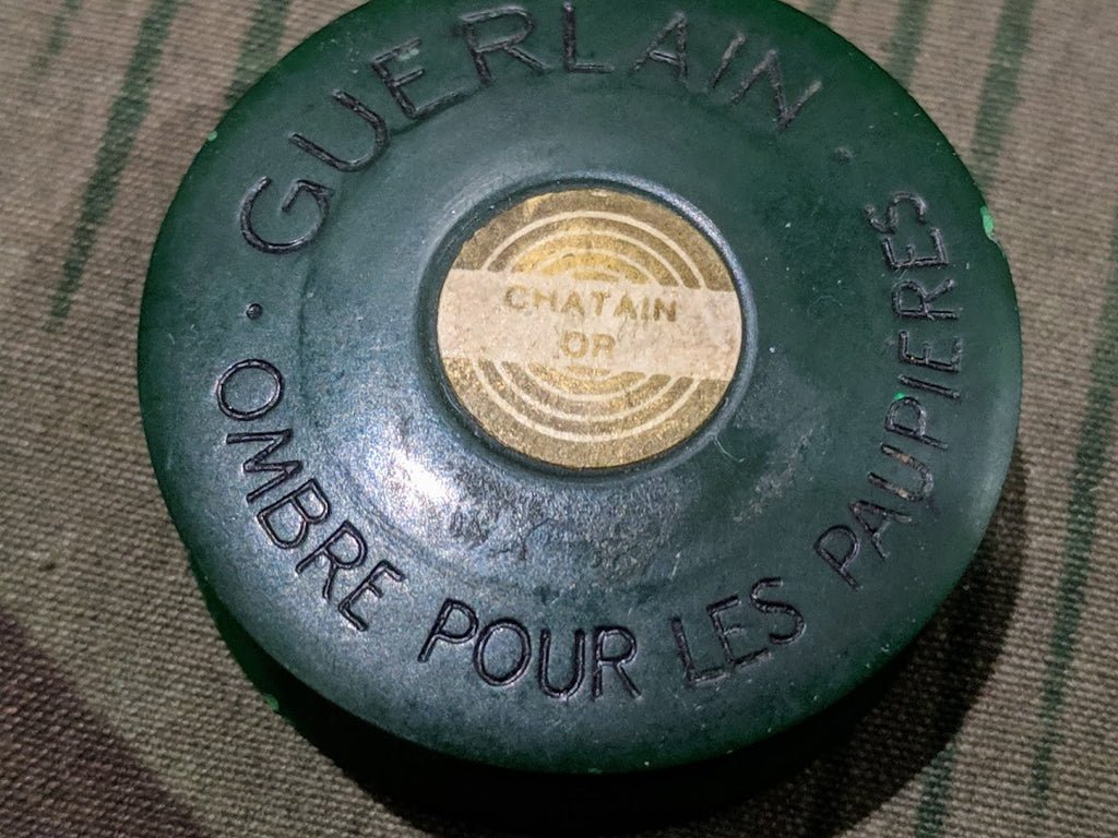 Bakelite Eyeshadow Guerlain Paris France — image 3