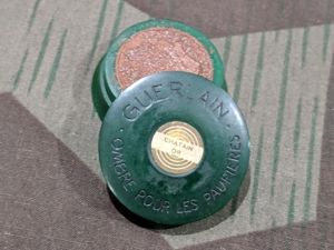 Bakelite Eyeshadow Guerlain Paris France