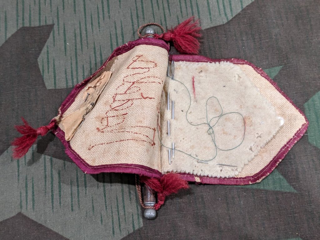 Fancy Nadeln Sewing Needle Holder — image 3