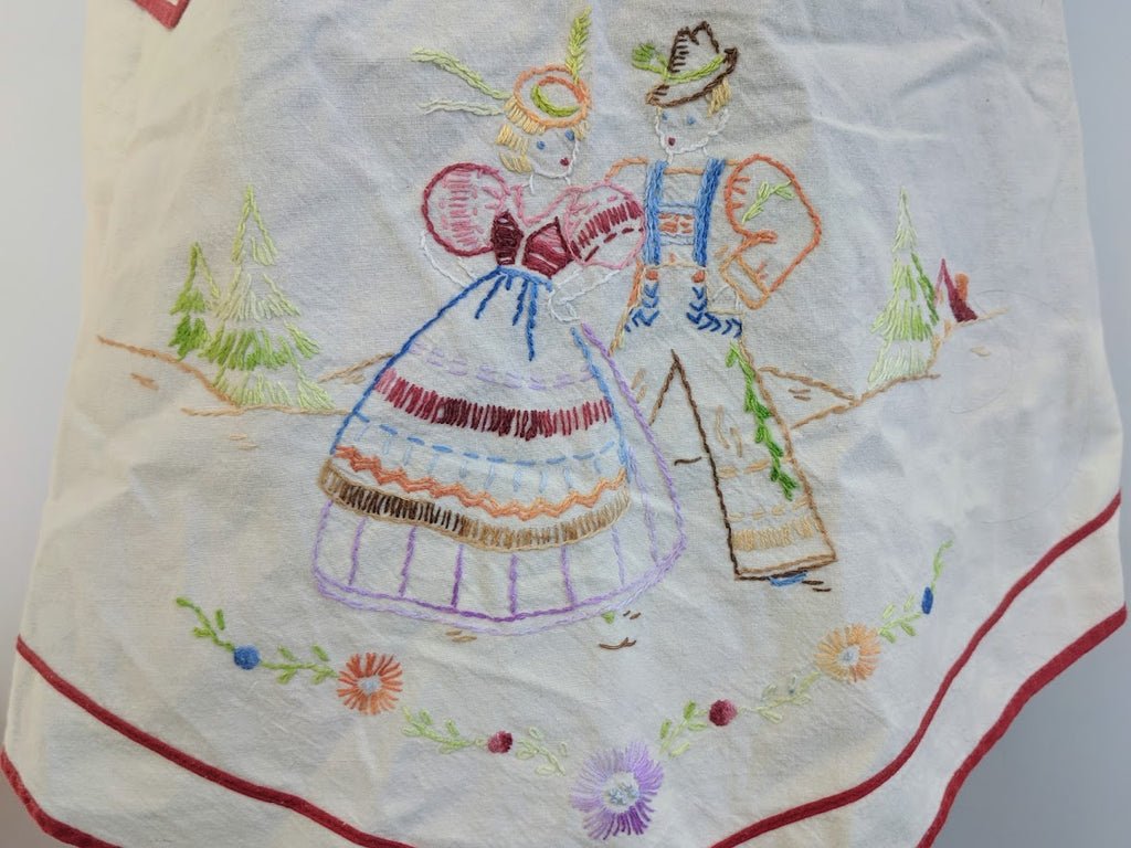 Apron with Traditional Embroidery — image 3