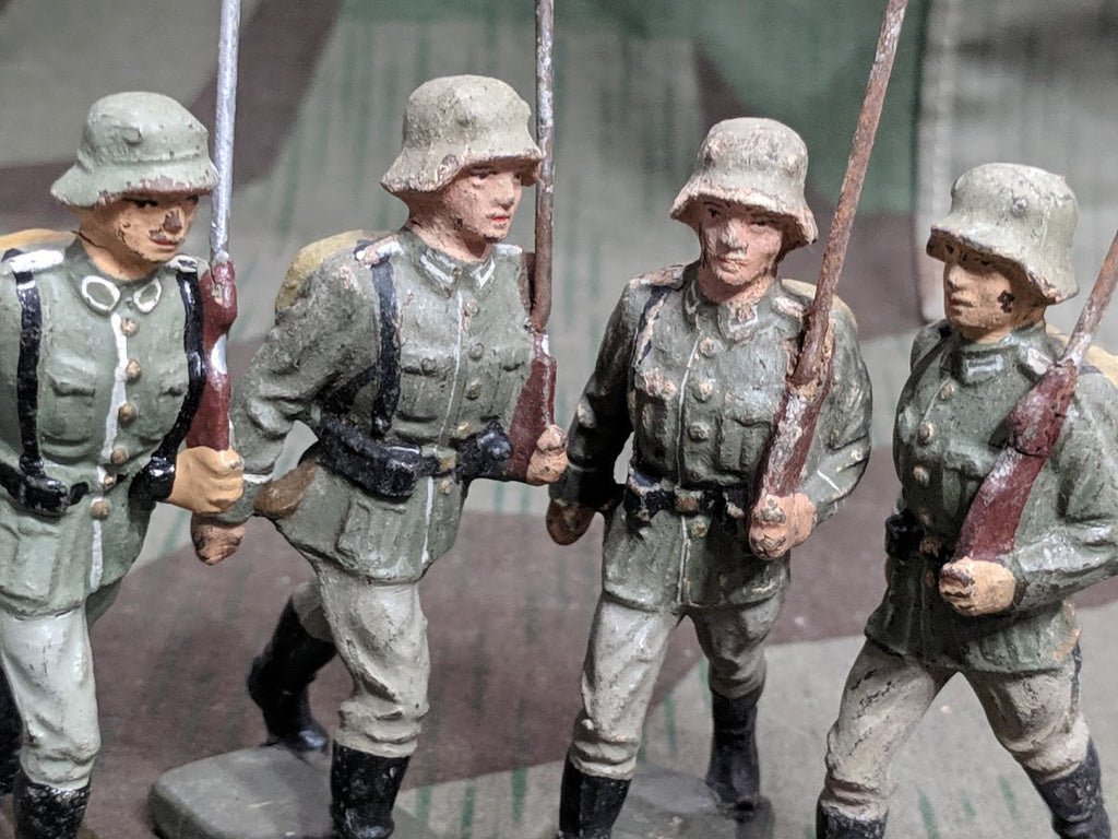 Lionel Elastolin Composition Toy Soldiers Figures — image 9