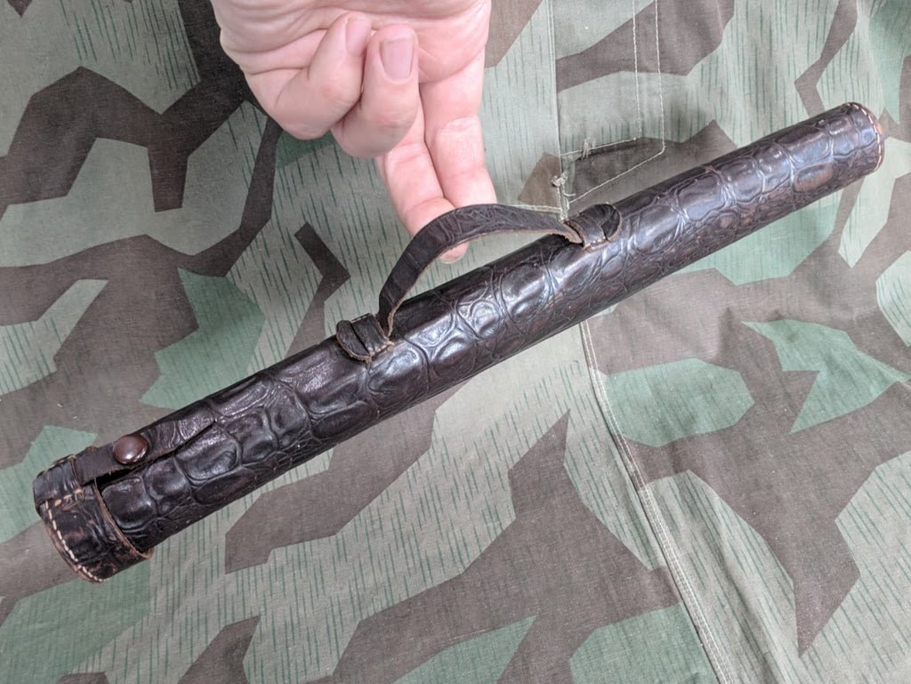 Period ROTÜ Camera Tripod — image 11