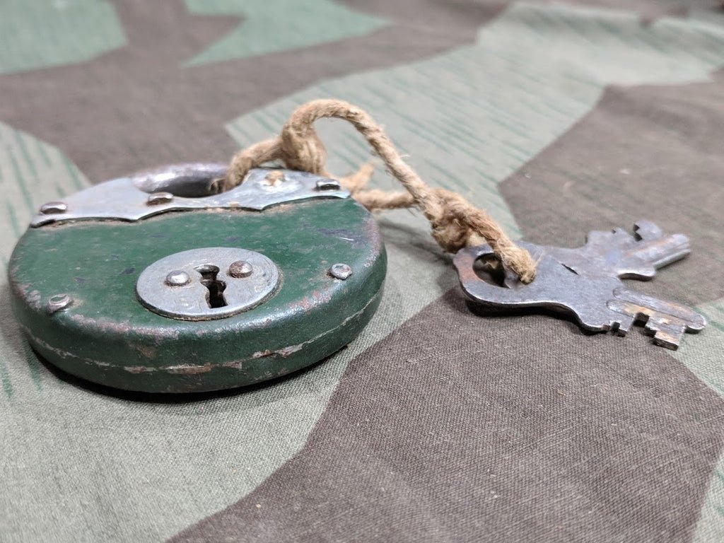 Green Lock with 2 Keys — image 6