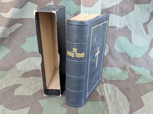 1930 Holy Bible New and Old Testament Evangelical