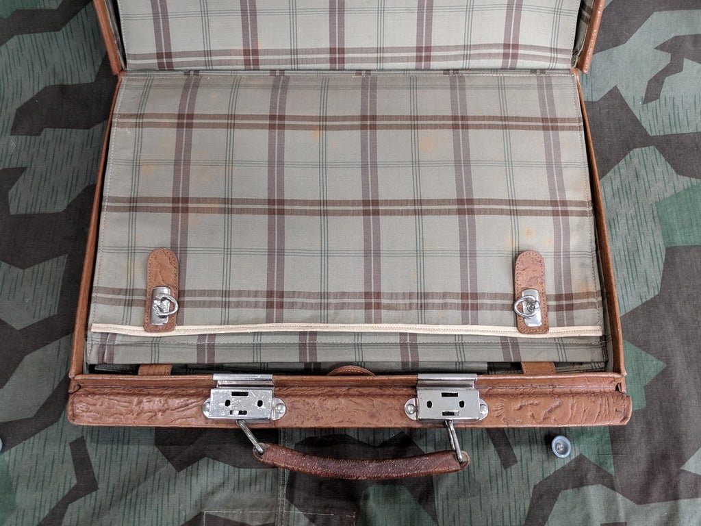 Amazing Original Traveling Toiletries Case DRGM Marked — image 3