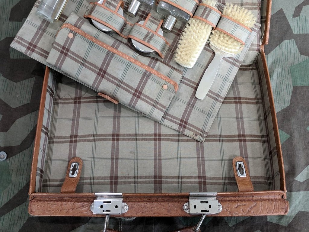 Amazing Original Traveling Toiletries Case DRGM Marked — image 6