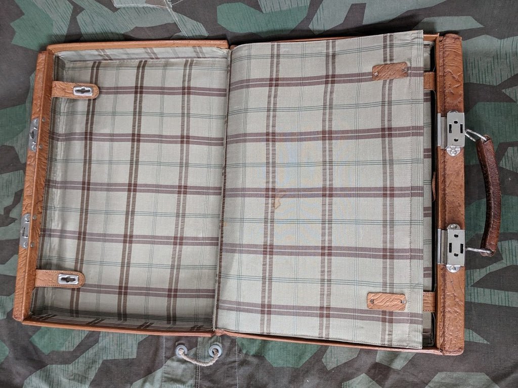 Amazing Original Traveling Toiletries Case DRGM Marked — image 9