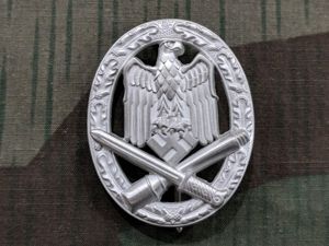 Repro General Assault Badge in Silver
