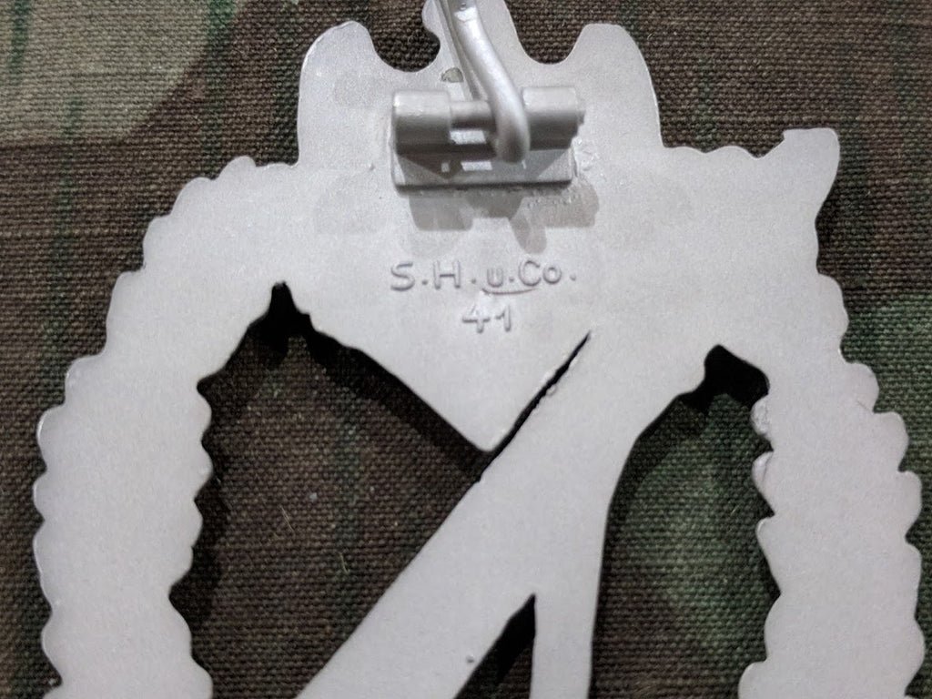 Repro Infantry Assault Badge in Silver — image 2