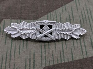 Repro Close Combat Clasp in Silver