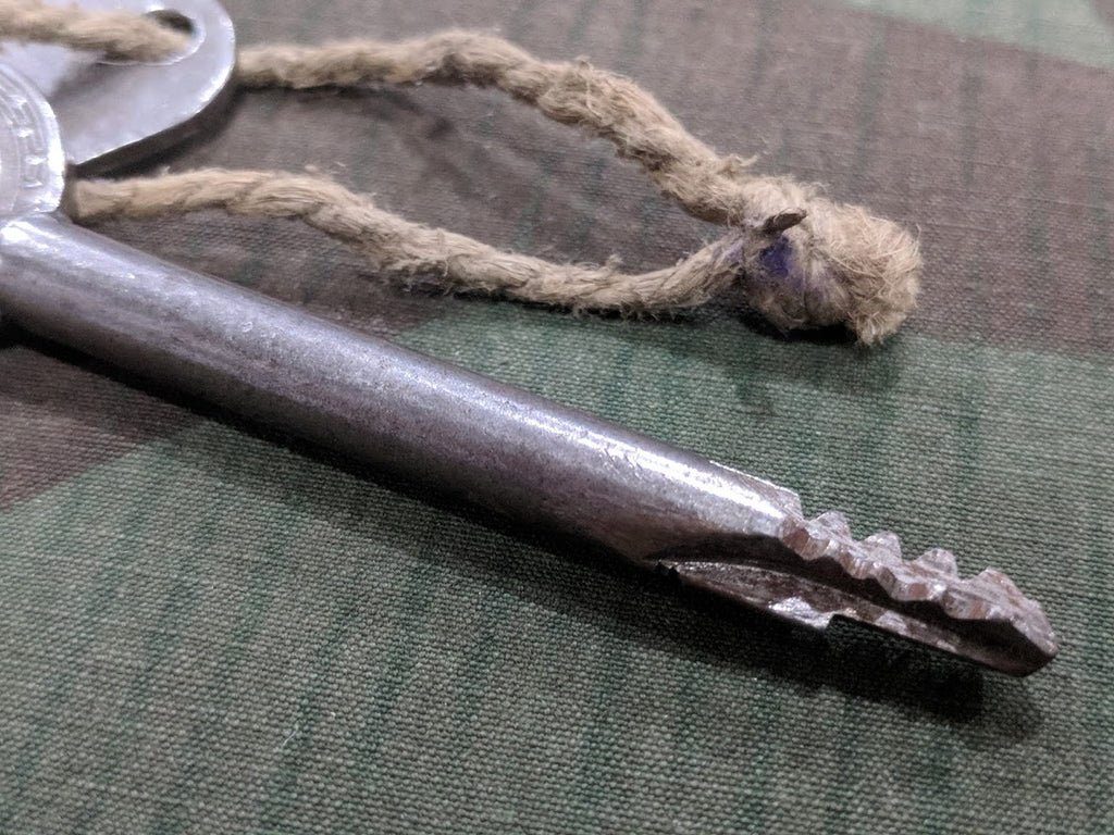 Zeiss Ikon Key — image 5