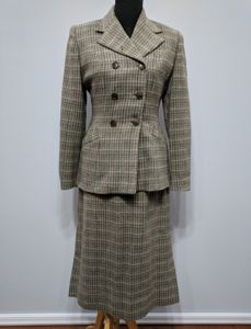 Green Plaid Wool Skirt Suit(B-37' W- 29' H-38')