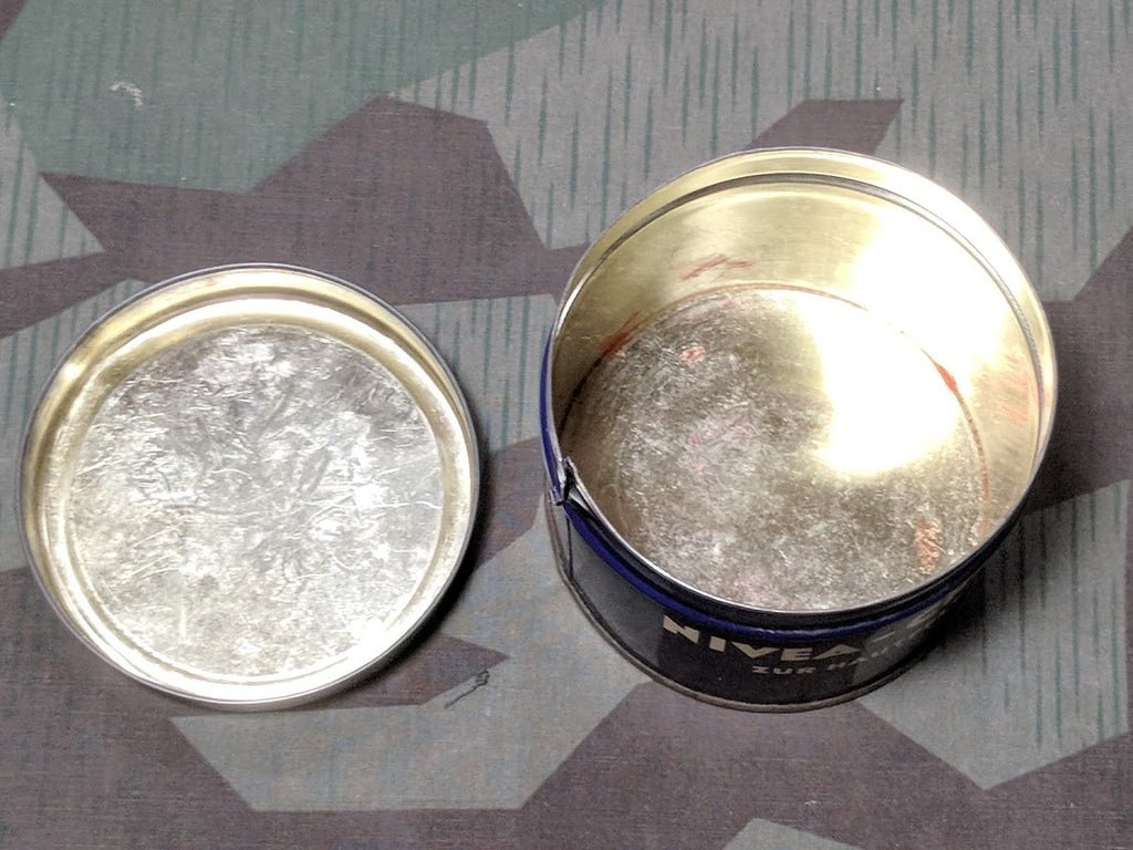 Large Nivea Nr.370a Tin — image 4
