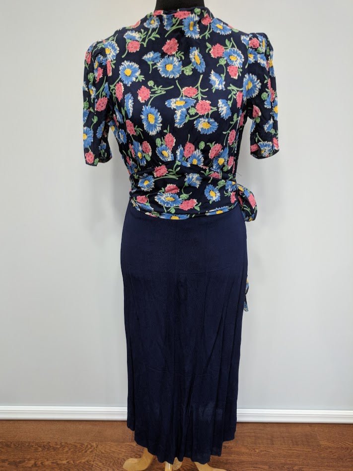 Blue Flower Print Dress w/ Matching Jacket(B-39' W-30' H-33') — image 4