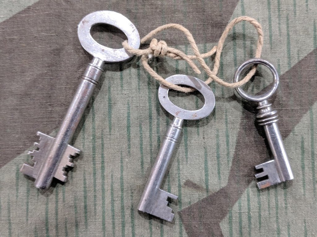 Skeleton Keys - Federlos D.R.G.M. — image 3