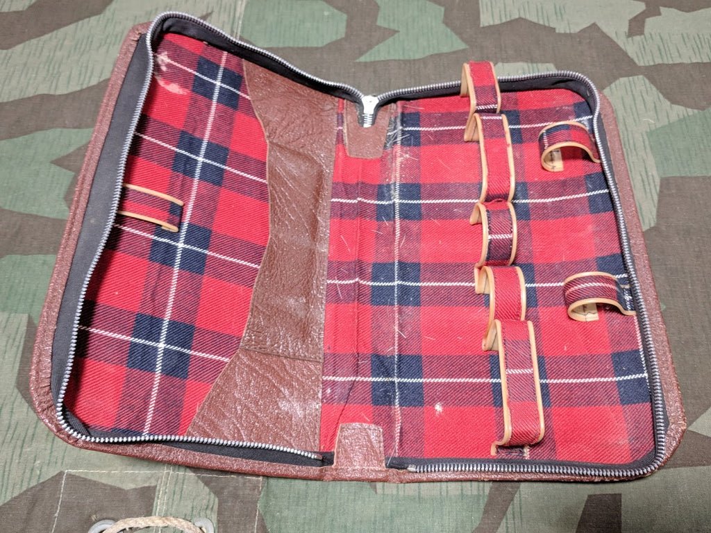 German Complete Travel Hygiene / Shaving Kit — image 12