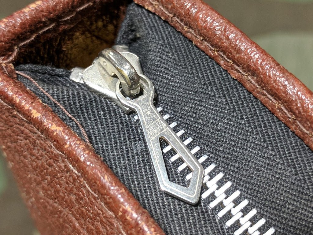 German Complete Travel Hygiene / Shaving Kit — image 13