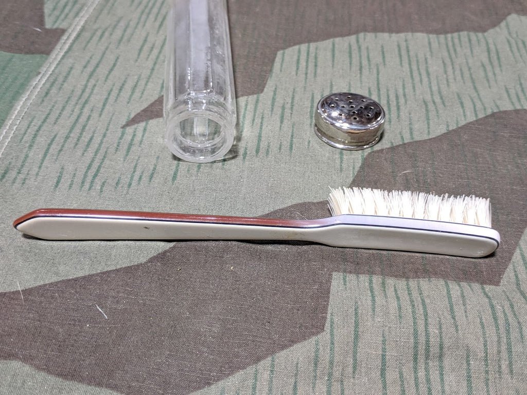 German Complete Travel Hygiene / Shaving Kit — image 9