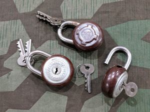 German Round Locks w/ 2 keys Wreath & Castle Design