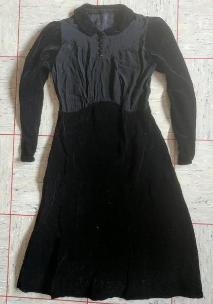 German Black Velvet & Rayon Dress(B-36' W-29' H-36.5') — image 3