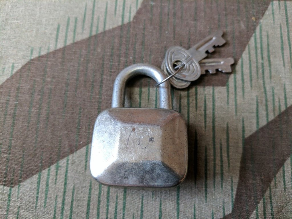 German Bora Lock with 2 Keys — image 2