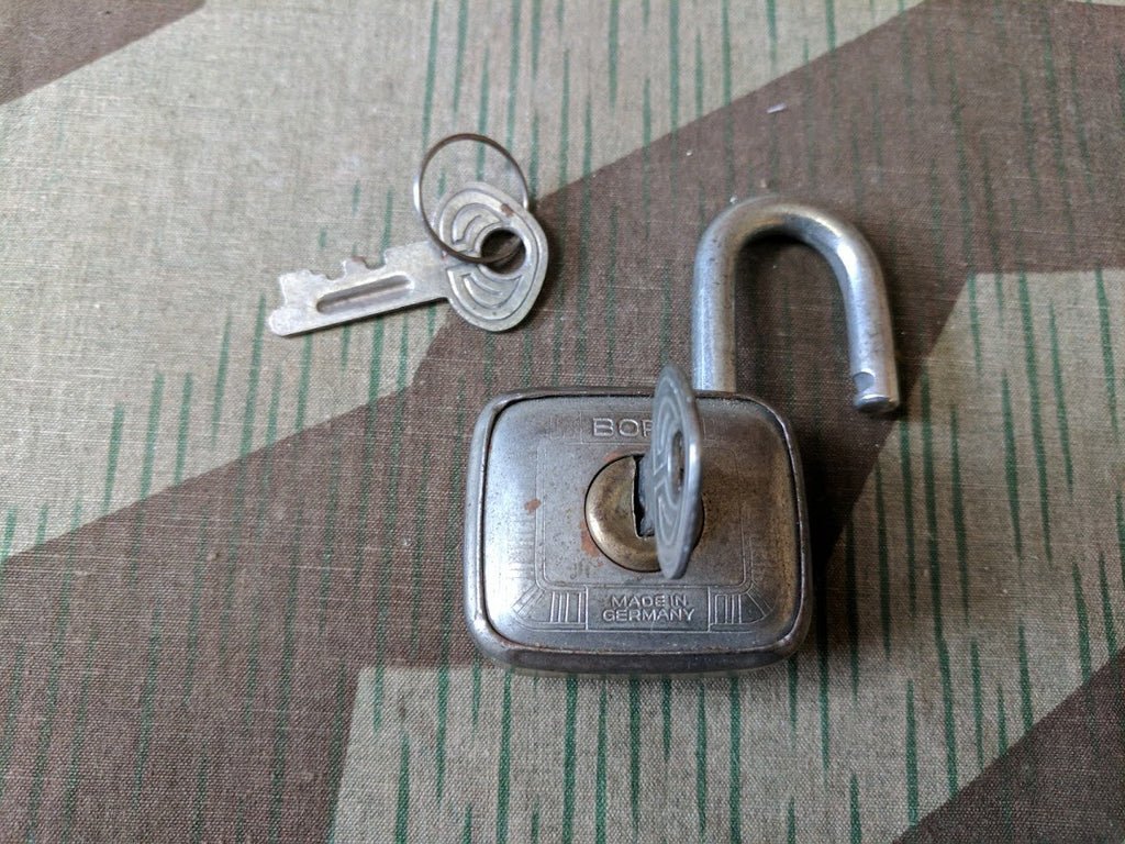 German Bora Lock with 2 Keys — image 3