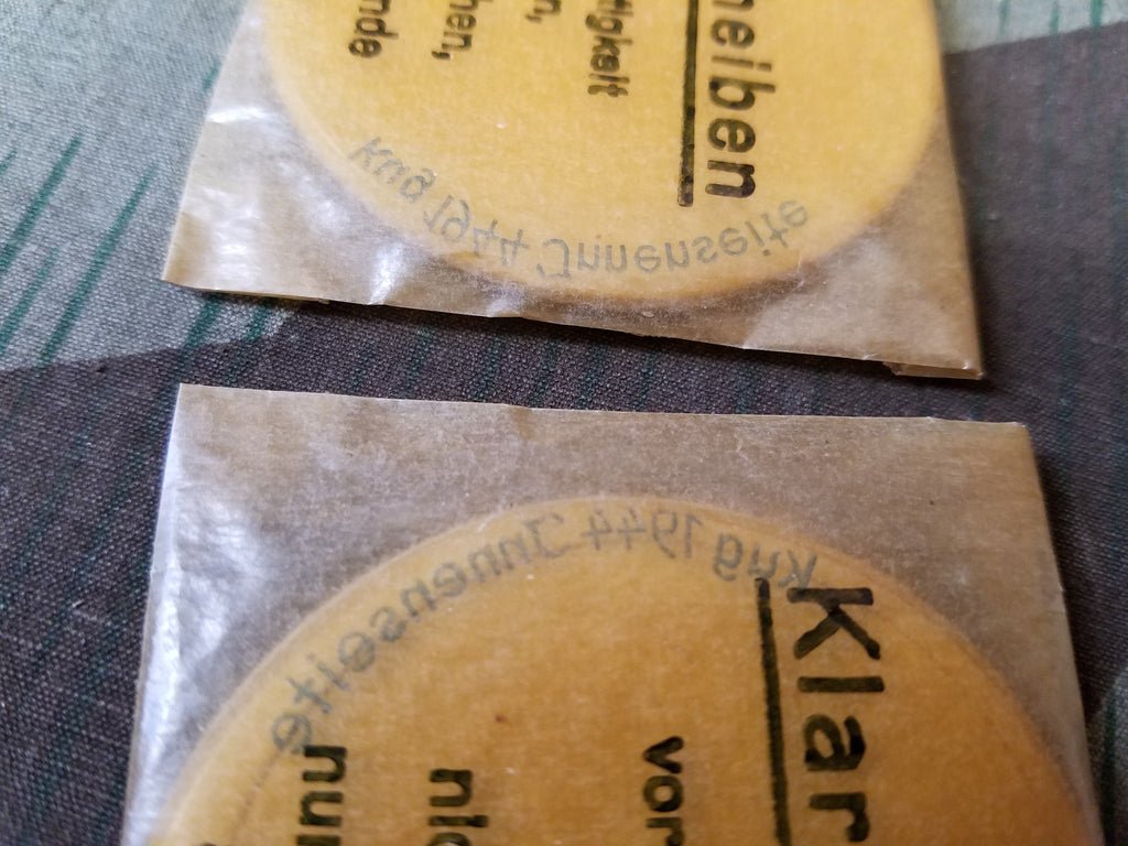 Original Gas Mask Spare Lenses 1944 — image 4