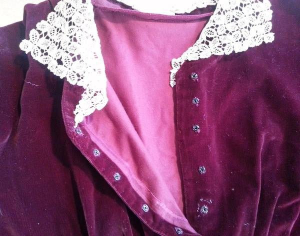 German Dark Red Velvet Dress with Lace Collar(B-44' W-36' H-47') — image 5