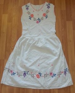 German White Flower Needlework Dress(B-35' W-32' H-44')
