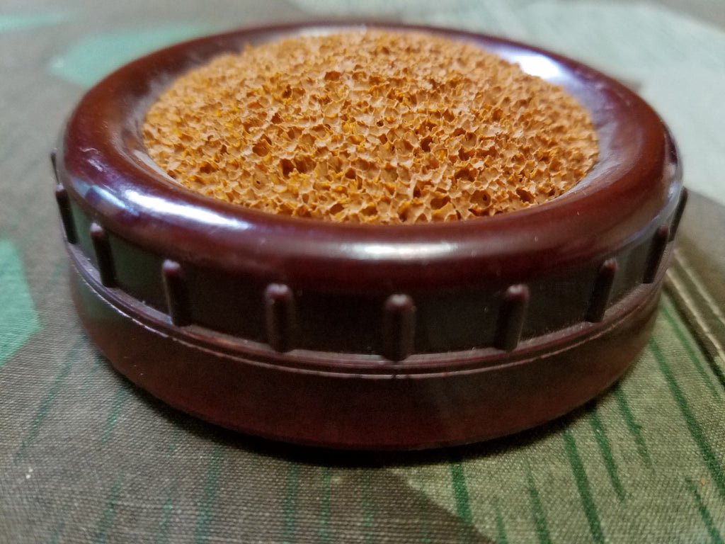 Period Famos Finger/Stamp Bakelite Moistening Pad — image 4