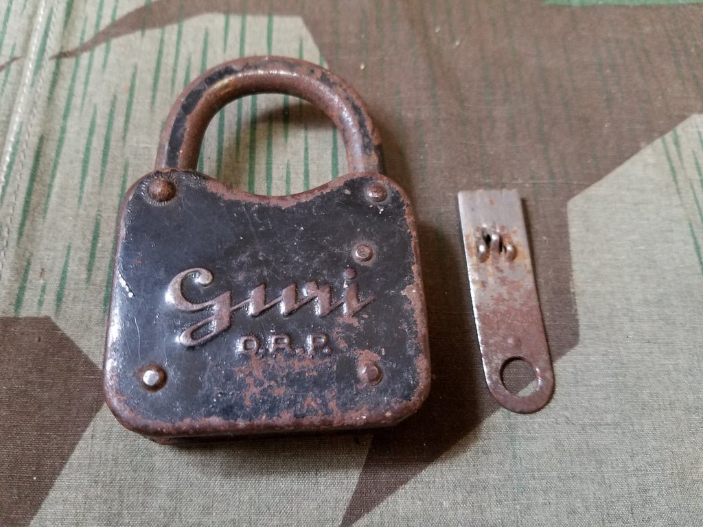 Guri D.R.P. Lock — image 2